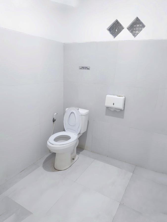 Homestay Omah Putih Бантул Экстерьер фото